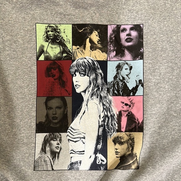 TAYLOR SWIFT ERAS TOUR CREWNECK - Picture 2 of 4
